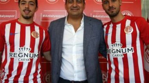 A­n­t­a­l­y­a­s­p­o­r­ ­2­ ­g­e­n­ç­ ­f­u­t­b­o­l­c­u­ ­a­l­d­ı­